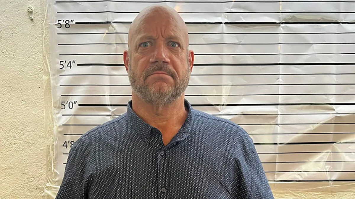 America’s Most Notorious Jewel Thief Blasts Louvre Robbers, Reveals Disturbing Smuggling Trick