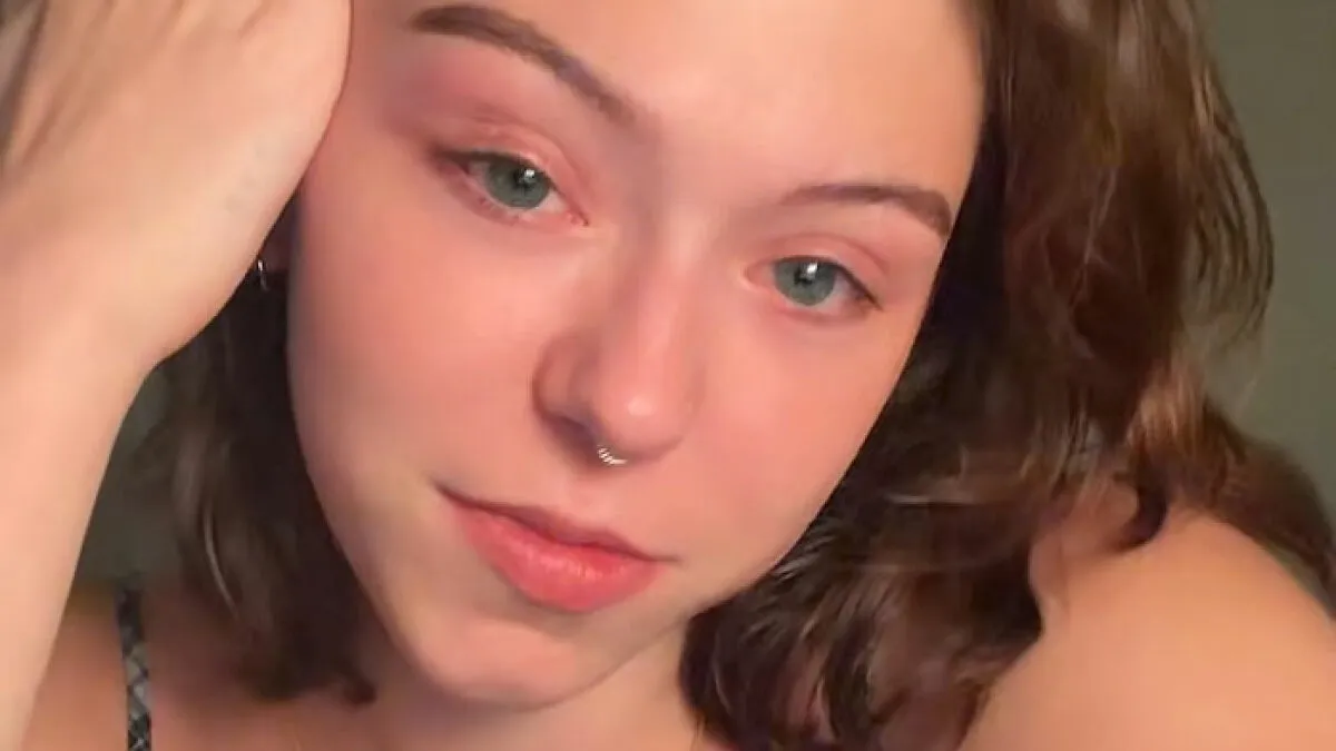 Woman Goes Viral After She Removes Nose Ring Because Men Tell Her She Looks "Like A Democrat"