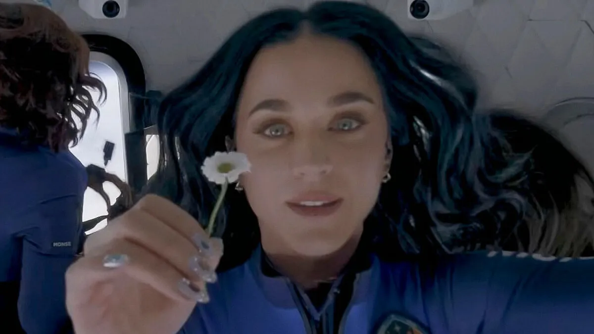 The Best Halloween Costumes Inspired By 2025’s Biggest Viral Moments