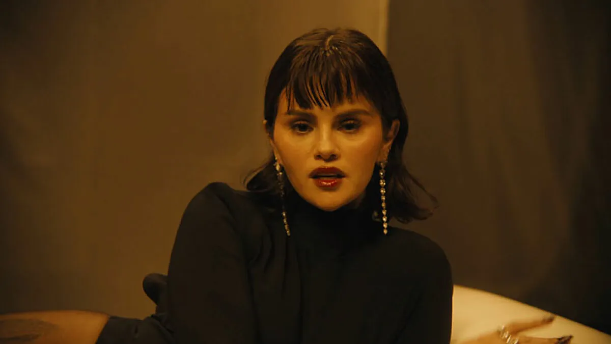 “Absolute Tragedy”: Fans Question Selena Gomez’s New ‘Voldemort’ Look Amid Botox Rumors