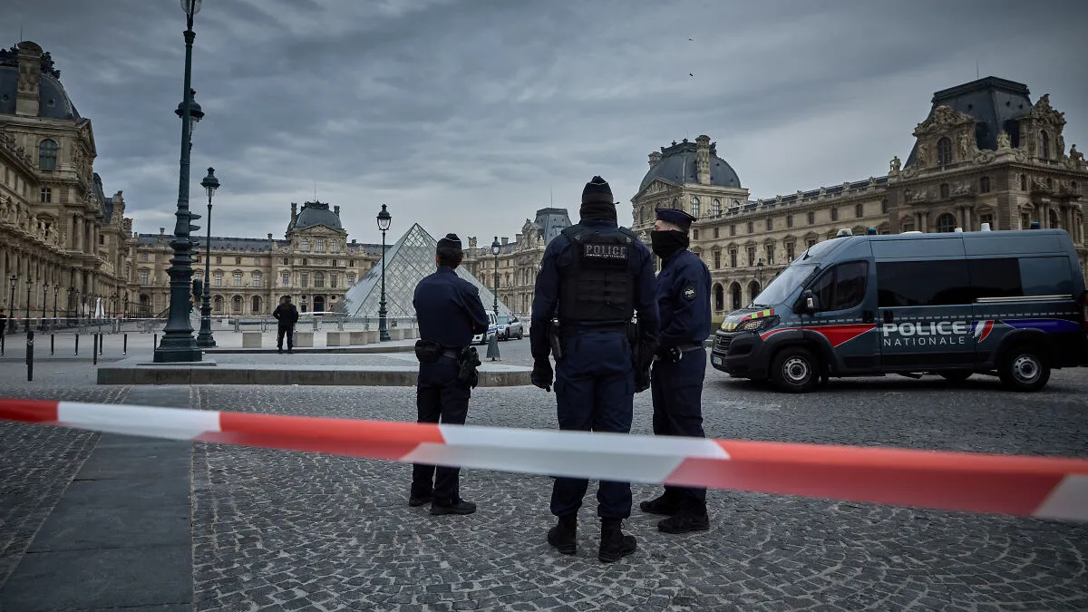 Two Arrested In $100M Louvre Jewel Heist, One Tried To Make A Run For It At The Airport