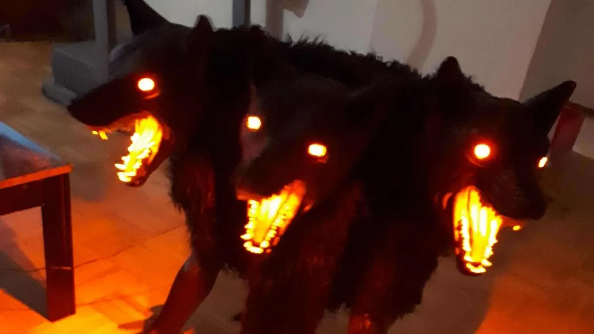 Hey Pandas, Show Me Your Spookiest Animal Photos (Closed)