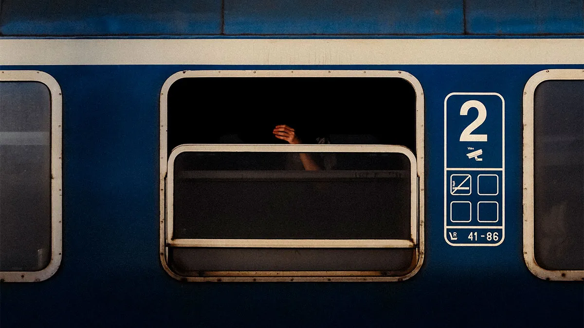 41 Stunning Street Photography Shots That Capture Life’s Unexpected Moments
