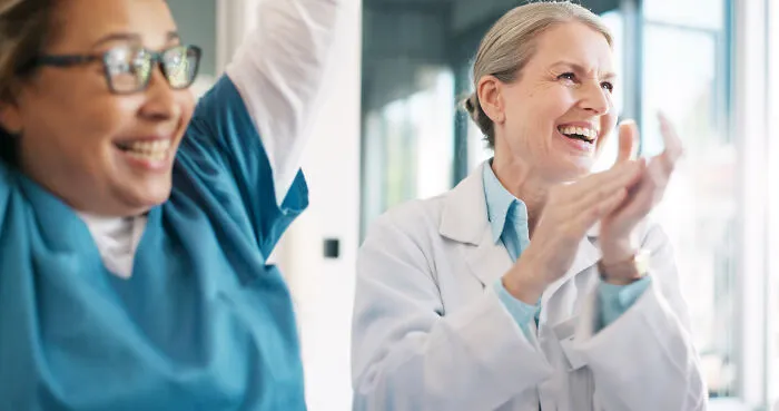 “The Hardest I’ve Tried To Not Laugh”: 30 ER Employees Share The Most Comical Moments Of Their Jobs