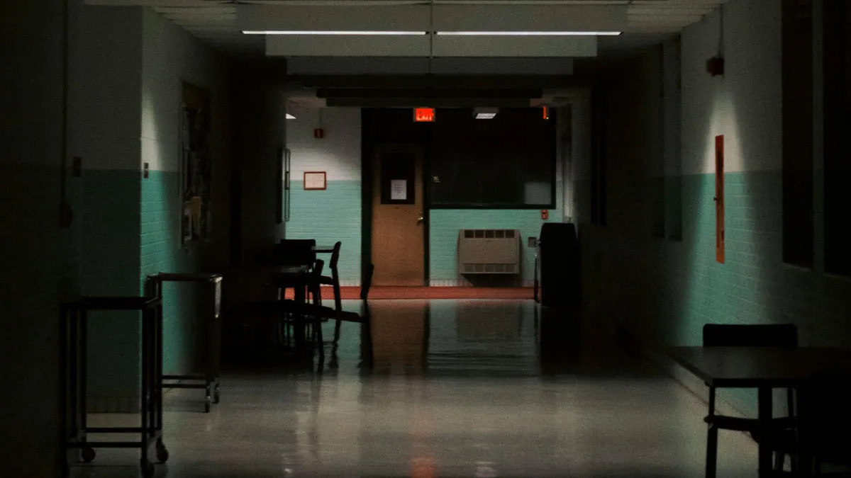 "Creepiest Thing I've Seen": 43 Doctors Share The Worst Things They've Witnessed On The Job