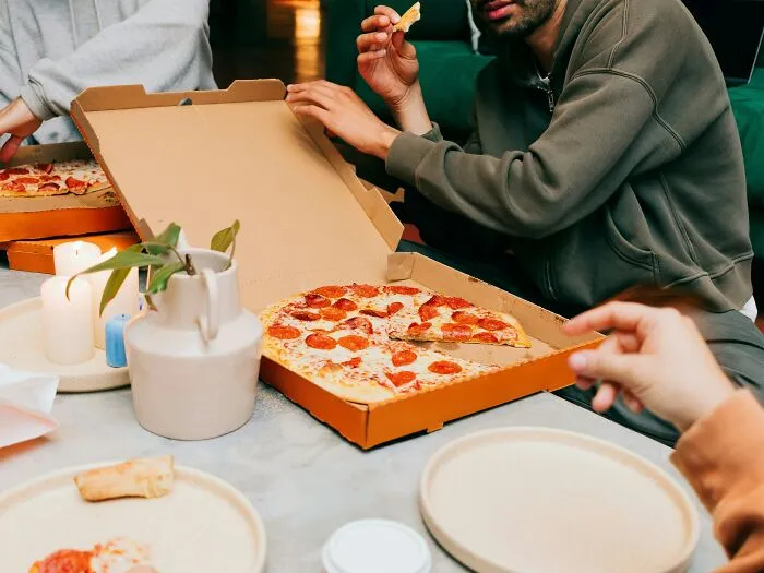 Here Are 37 Stories When Customers Couldn't Pay A Restaurant Bill And What Happened Next