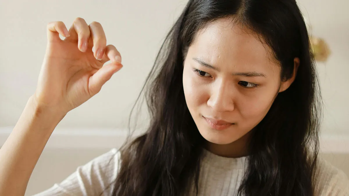 Woman Finds Suspicious Hair While Cleaning, Horrified, She Starts Investigating