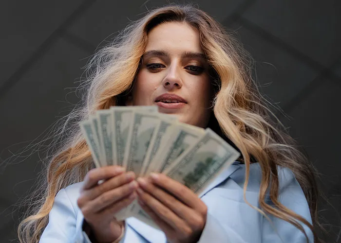 35 Things Women Do That Make Men Lose Interest