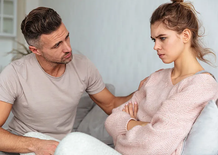 35 Things Women Do That Make Men Lose Interest