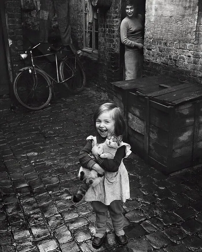 30 Of The Most Interesting Images Picked By “The Decisive Moments Magazine” (New Pics)