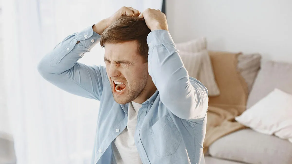 Guy Keeps Threatening To Leave GF Because She Doesn’t Work Hard Enough, She Rethinks Their Relationship