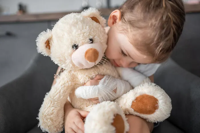 35 Random Things People Did As Kids And Realized Only Years Later Were Actually Not OK