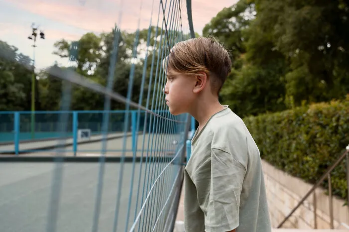35 Random Things People Did As Kids And Realized Only Years Later Were Actually Not OK