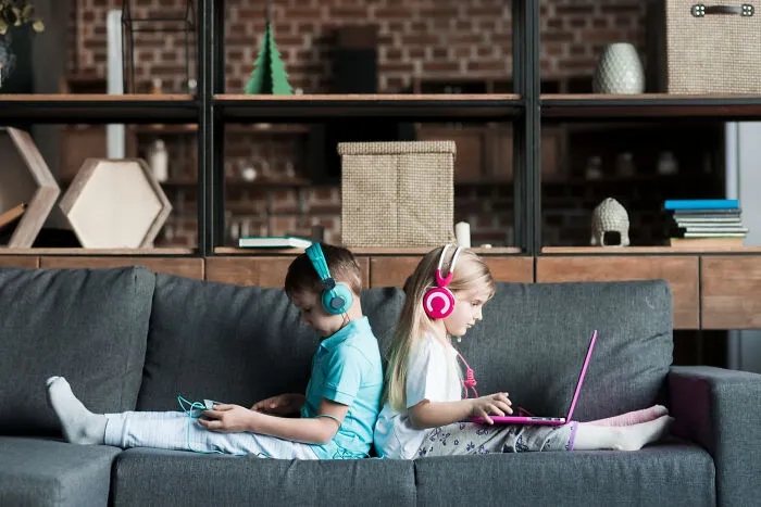 35 Random Things People Did As Kids And Realized Only Years Later Were Actually Not OK