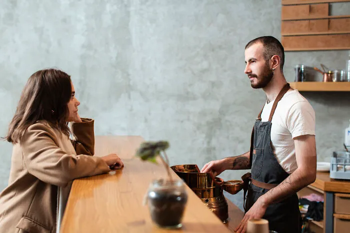 35 Waiters Share The Most Painful “Table For Two” Moments That Ended Up Being “Table For One”