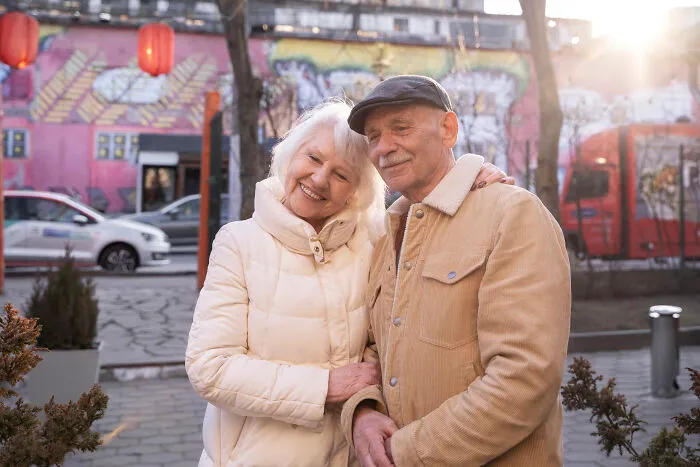 50 Of The Best And Worst Things Bilinguals Heard Someone Say When They Thought Nobody Would Understand Them
