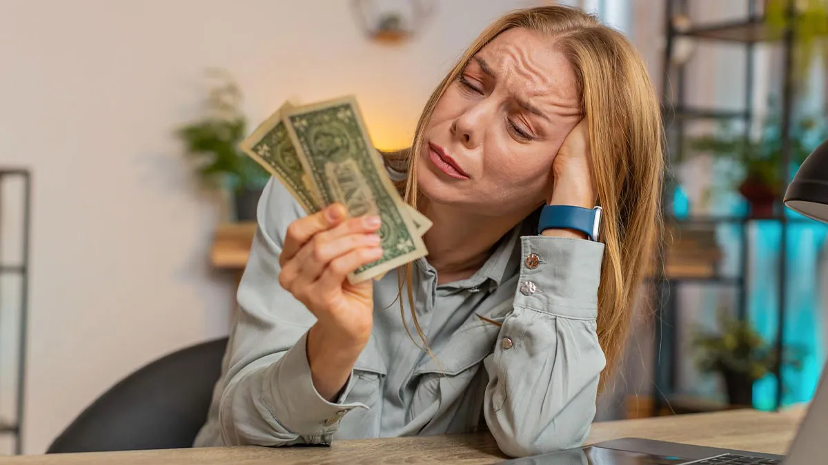 Parents Rely On Their 30YO Daughter Both For Finances And Home, She Feels Manipulated