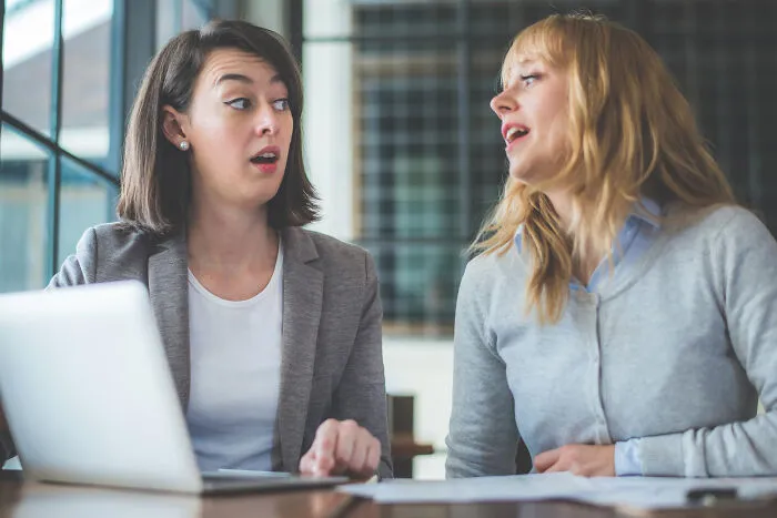 45 Times Being Multilingual Totally Paid Off During Awkward Gossip Moments