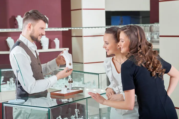 45 Times Being Multilingual Totally Paid Off During Awkward Gossip Moments
