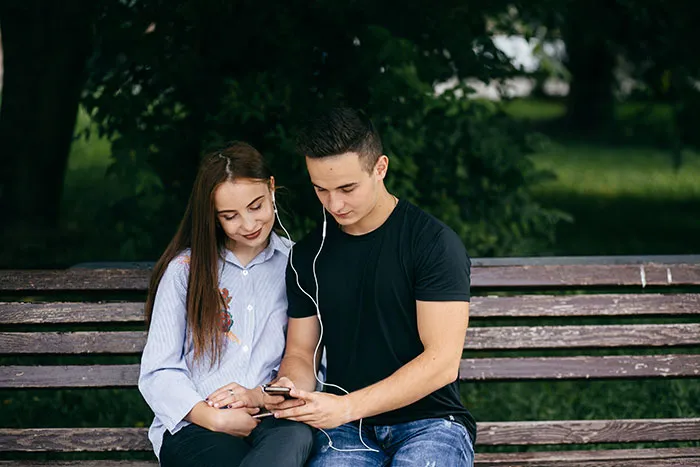 42 Women Share Extremely Specific Red Flags They Learned Because Of Their Exes