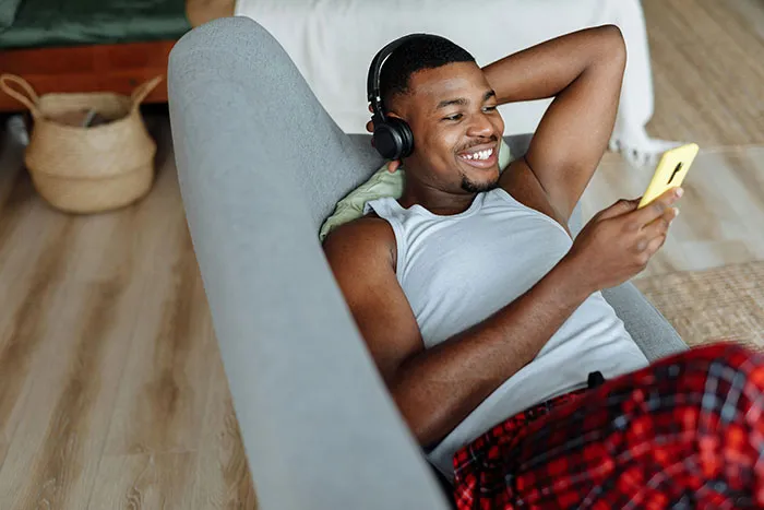 42 Women Share Extremely Specific Red Flags They Learned Because Of Their Exes