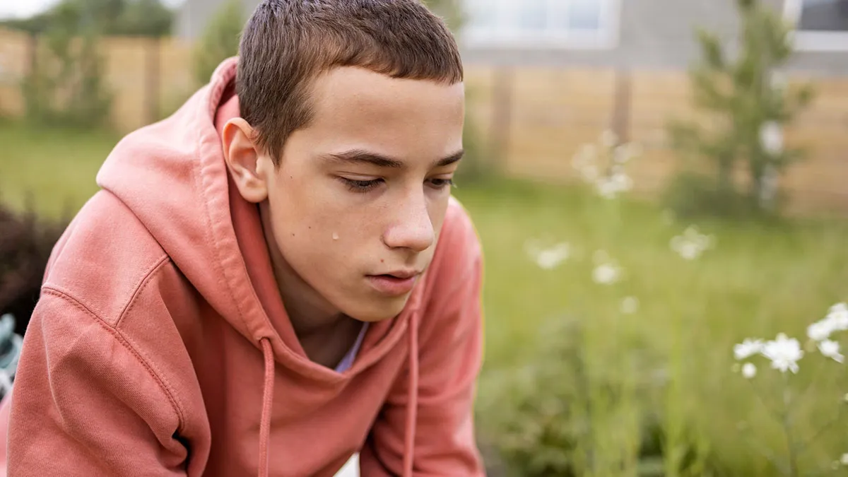Parents Kick Teen Out With Just $20 In His Hand, Shocked When He Refuses To Help Them As They Age