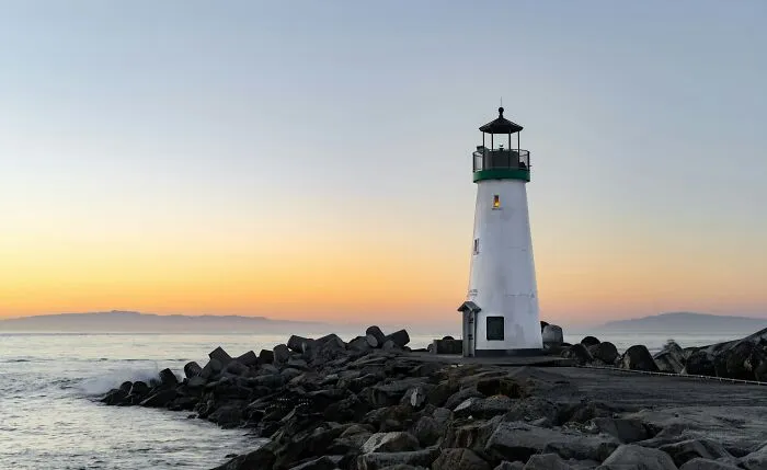 Flannan Isle Mystery