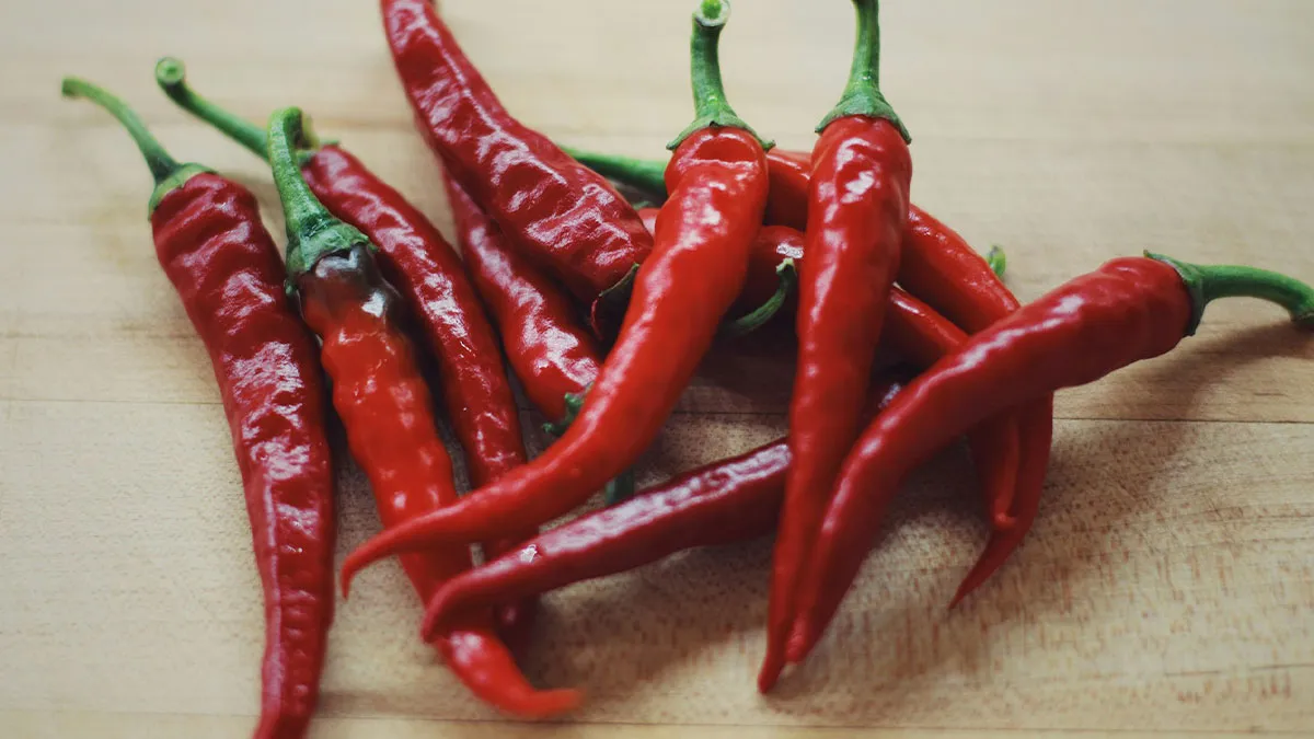 Woman Plants Hot Peppers In Her Yard To Teach Neighborhood Kids A Lesson