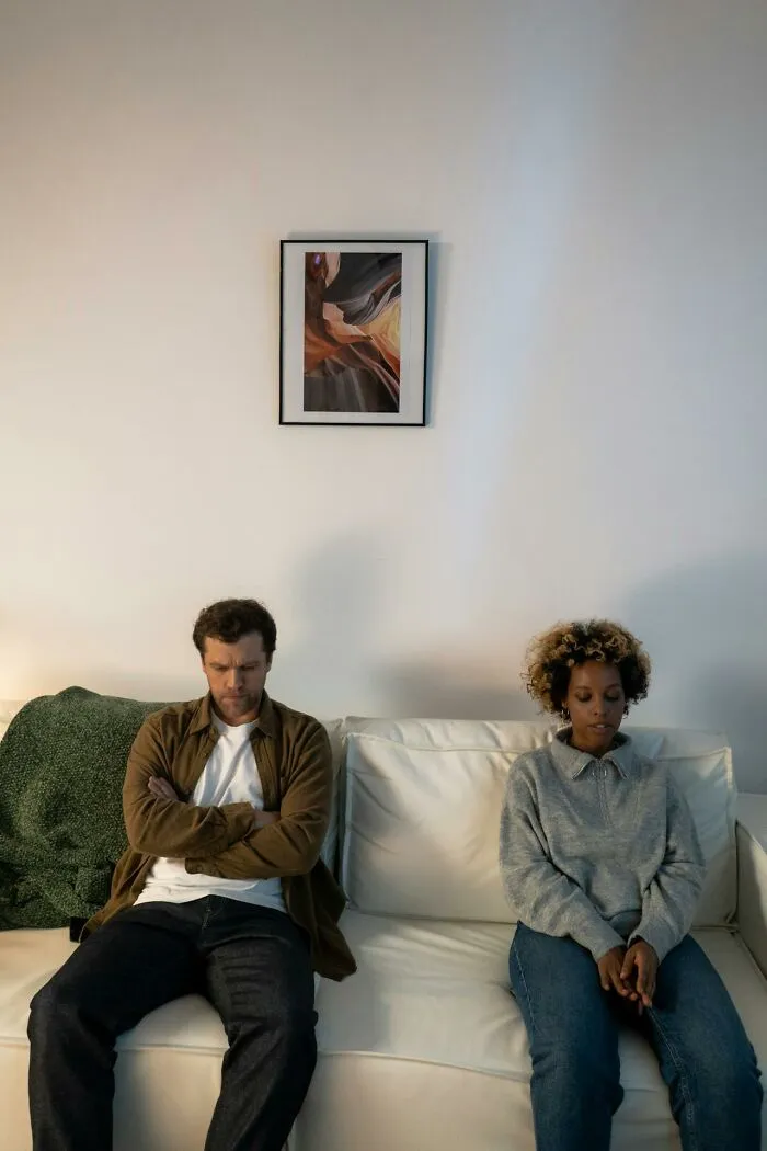 50 Subtle Signs People Noticed Before Discovering Their Partner’s Affair