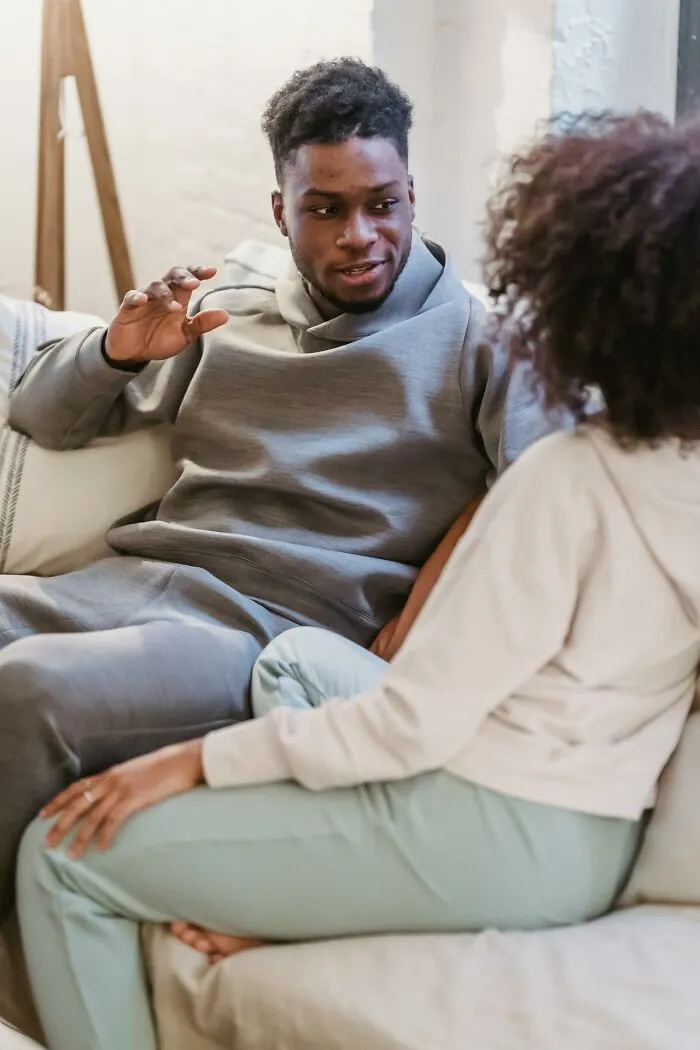 50 Subtle Signs People Noticed Before Discovering Their Partner’s Affair