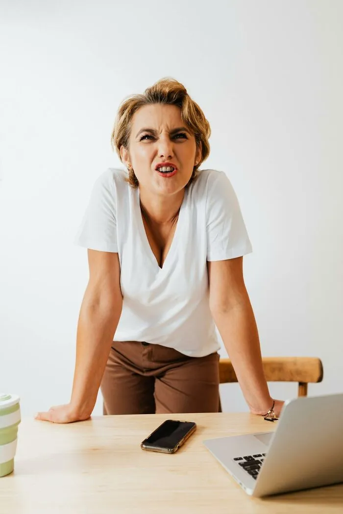 40 Horrendous Things Committed By Close Friends That Broke People’s Trust Forever