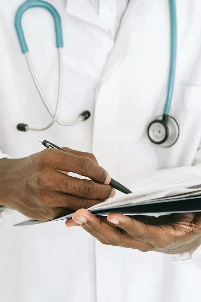 "Creepiest Thing I've Seen": 43 Doctors Share The Worst Things They've Witnessed On The Job