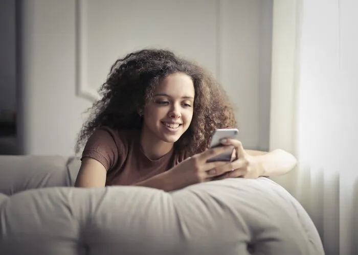 50 Subtle Signs People Noticed Before Discovering Their Partner’s Affair