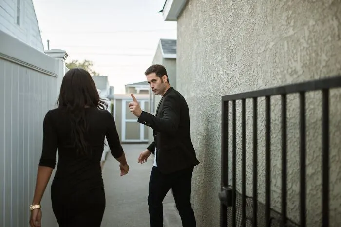 50 Subtle Signs People Noticed Before Discovering Their Partner’s Affair