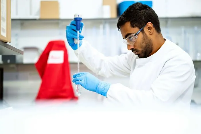 “Unvaccinated Healthcare Worker”: 43 Signs That Give Away Someone Is Bad At Their Job