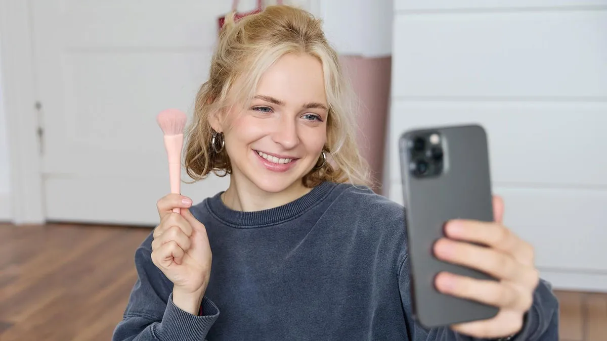 Woman Gets Revenge On Vegan Sis For Stealing Leather Boots, Destroys Her IG Influencer Image