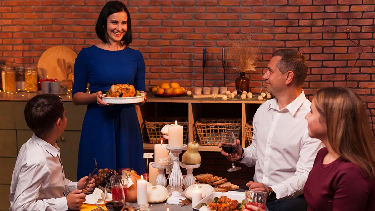 Mom Hosts Thanksgiving For Ungrateful Fam And Draws A Line, Relatives Get Very Upset