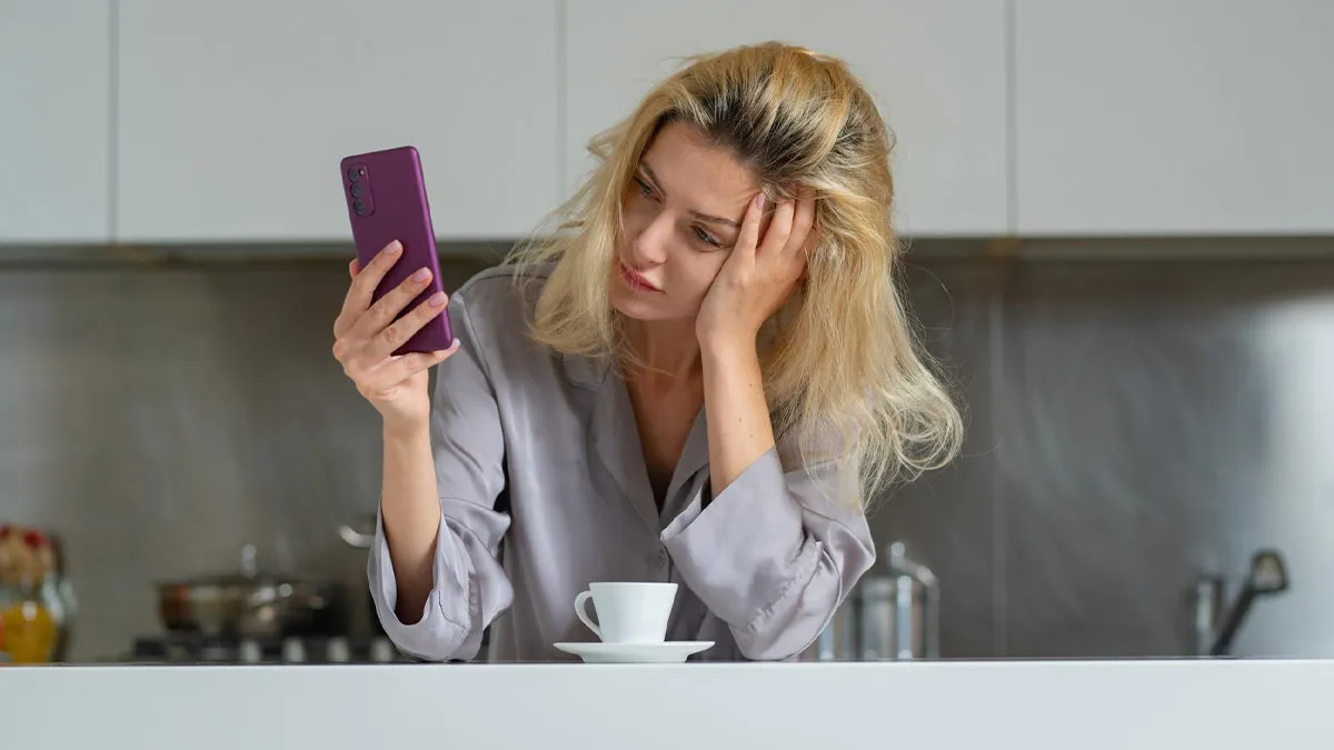 Person Baffled As Sis Pretends They Don’t Exist For Years, Parents Keep Gaslighting Them About It
