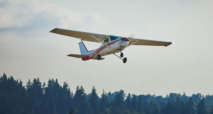 34 Pilots Share The Scariest Moments They Survived While Passengers Stayed Blissfully Unaware