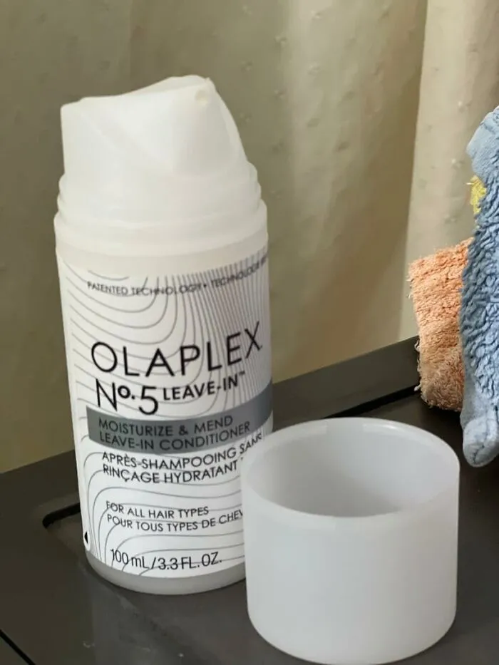 Your Frizzy, Rebellious Hair Is About To Meet The One Product That Can Finally Convince It To Calm Down And Get Its Life Together: <a Style="Display:inline;" Href="Https://Www.amazon.com/Olaplex-Conditioner-Moisturizes-Protectant-Continuously/Dp/B0dq81zcjg?ie=utf8&linkcode=ll1&tag=bpbeaver-20&linkid=815e3589057d0b9131d2c96780d055db&language=en_us&ref_=as_li_ss_tl" Target="_blank">   <span Style="Font: Inherit; Color: #d74b1f;"> Olaplex Nº. 5 Leave-In Conditioner </Span>
