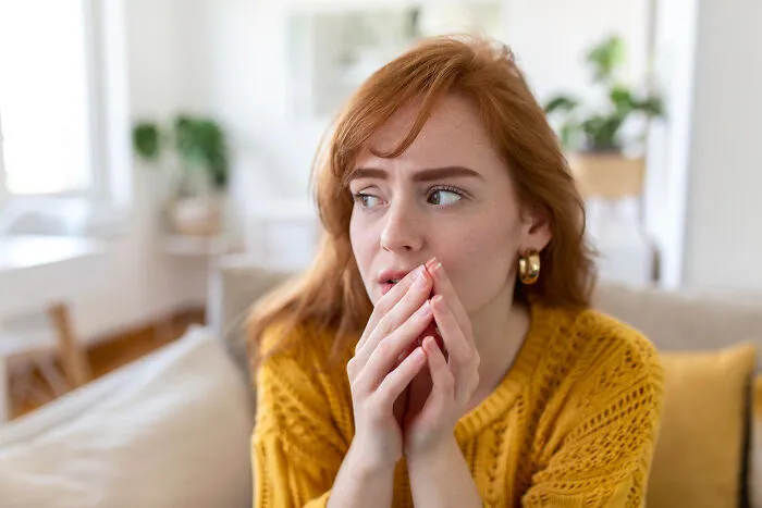 26 Traits That Resurface In Adulthood, Proving Someone Wasn't Loved As A Child