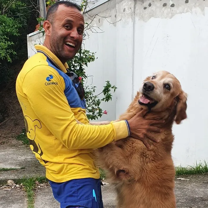 This Kind Mailman Stops To Befriend Dogs During His Deliveries, And It Might Melt Your Heart (50 Pics)