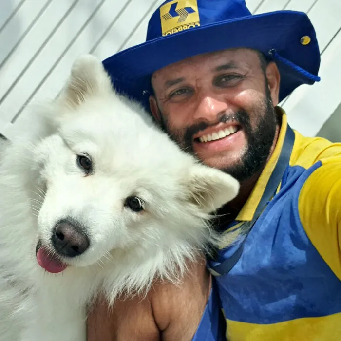 This Kind Mailman Stops To Befriend Dogs During His Deliveries, And It Might Melt Your Heart (50 Pics)