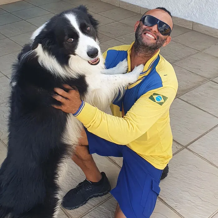 This Kind Mailman Stops To Befriend Dogs During His Deliveries, And It Might Melt Your Heart (50 Pics)