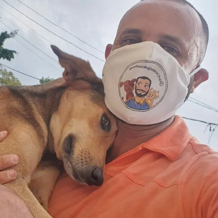 This Kind Mailman Stops To Befriend Dogs During His Deliveries, And It Might Melt Your Heart (50 Pics)