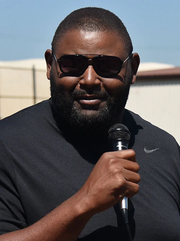 Football Player Orlando Pace, 50