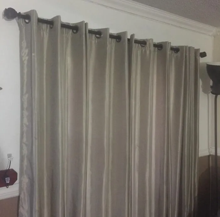  The Easiest Way To Fool People Into Thinking You Hired An Interior Designer Is By Using This <a Style="Display:inline;" Href="Https://Www.amazon.com/Nono-Bracket-Outside-Mounted-Attachment/Dp/B01lmqoppg?ie=utf8&linkcode=ll1&tag=bphorse-20&linkid=1efb6bfad8537548ef8c7500097cf72c&language=en_us&ref_=as_li_ss_tl" Target="_blank">  <span Style="Font: Inherit; Color: #d74b1f;"> Outside Mounted Curtain Rod </Span>