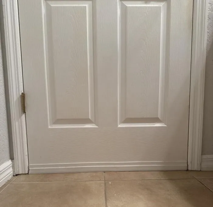  Give Your Heating Bill A Break By Telling That Chilly Under-Door Draft "You Shall Not Pass" With This <a Style="Display:inline;" Href="Https://Www.amazon.com/Chang-Lian-65346306-Stopper-Soundproof/Dp/B072qdsjkt?ie=utf8&th=1&linkcode=ll1&tag=bphorse-20&linkid=4b6a12554eaaf70931bb87d14c84c57d&language=en_us&ref_=as_li_ss_tl" Target="_blank">  <span Style="Font: Inherit; Color: #d74b1f;"> Door Draft Stopper </Span>