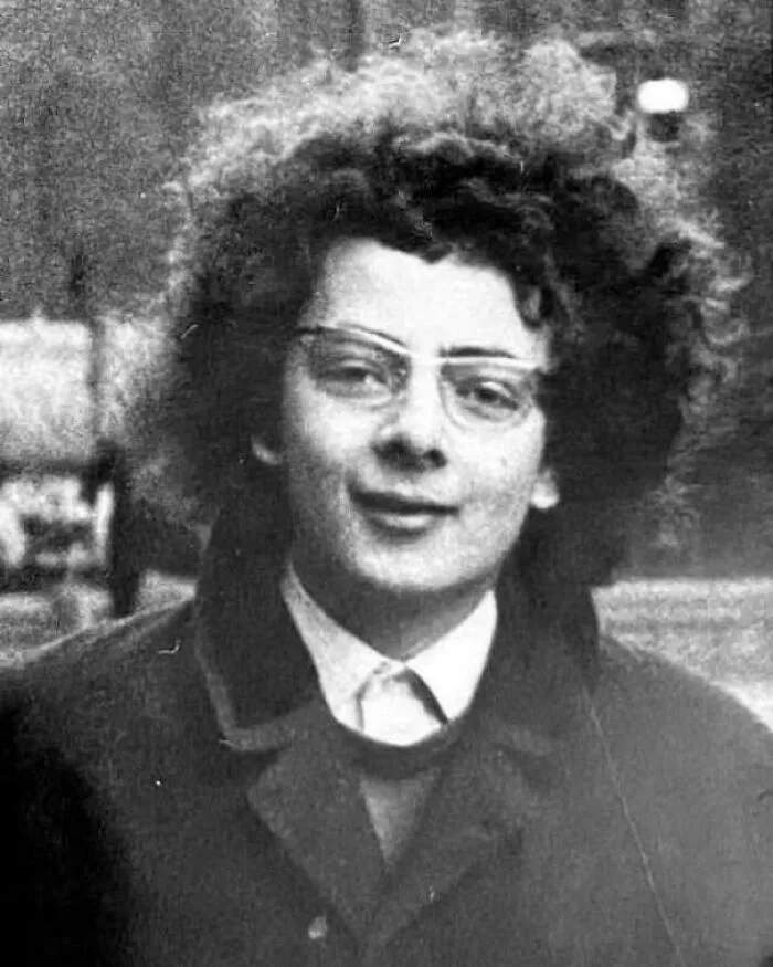Rowan Atkinson, de 17 años, estudiante de ingeniería eléctrica en la Universidad de Newcastle, 1972