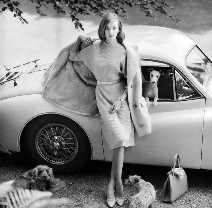 La madre de Uma Thurman, Nena Von Schlebrügge, posando para la revista Vogue en 1958